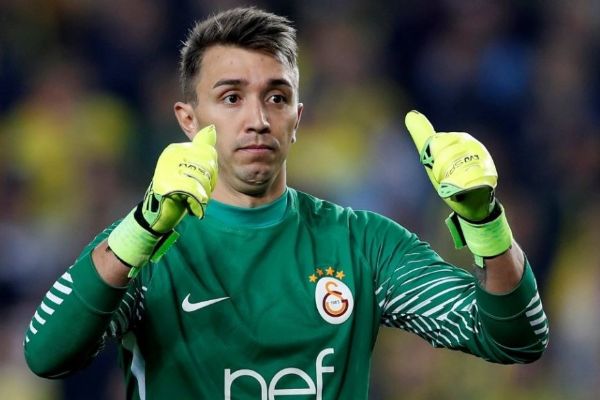 Muslera Galatasaray'da 'kalıcı'