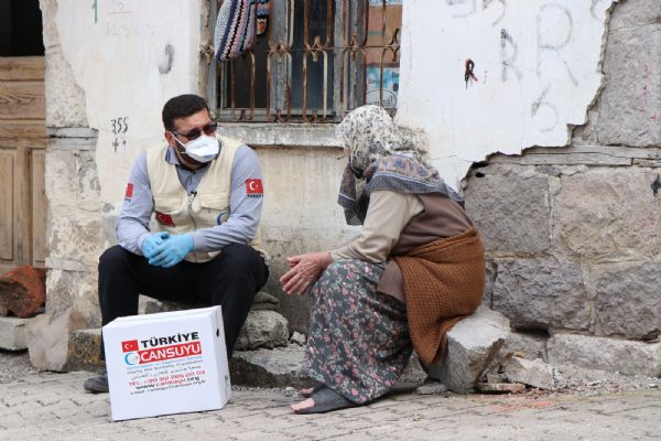 Ramazanın bereketine 'Cansuyu' oluyorlar