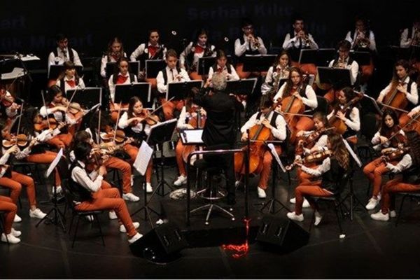 Çocukların orkestrada 'Doğuş'u