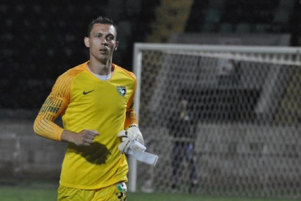 Denizlispor'un kalecisi sözleşmesini feshetti