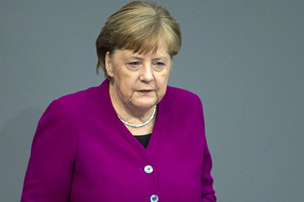 Merkel: Covid-19 salgınıyla uzun süre yaşamak zorunda kalacağız