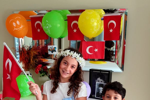 Samsung 23 Nisan'ı unutmadı