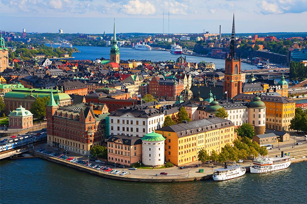 Karantinadan sıkılan Avrupalılar, İsveç’e gidiyor