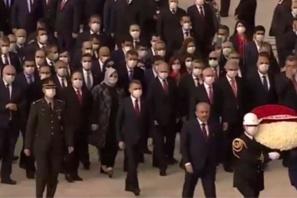 23 Nisan kutlamalarında Türkiye'ye yakışmayan görüntüler