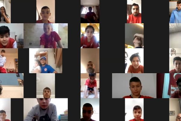 Antalyaspor'dan 23 Nisan'a özel antrenman