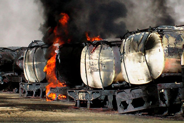 Hafter’e yakıt taşıyan tankerler vuruldu