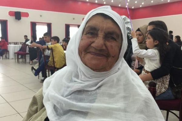 90 yaşındaki Cemile nine koronavirüsü yendi