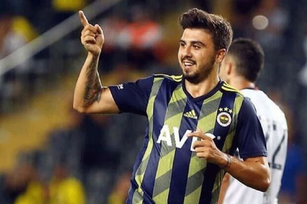 İngiltere Premier Lig ekipkerinden Everton Ozan Tufan'ı istiyor