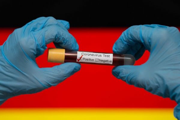 Almanya'da Kovid-19 kaynaklı can kaybı 5 bin 877'e yükseldi