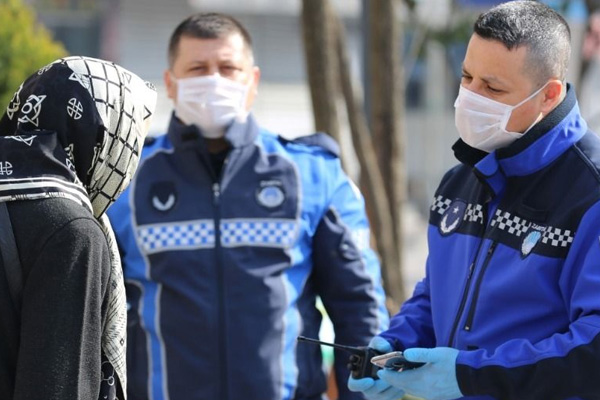 ''Tedbirleri gevşetirsek tekrar başa dönebiliriz''