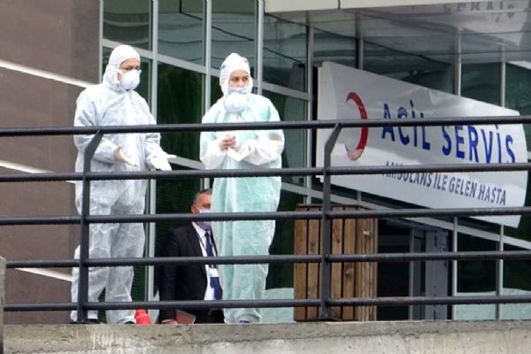 Türkiye'de Covid-19'dan hayatını kaybedenlerin sayısı 2 bin 992'ye yükseldi