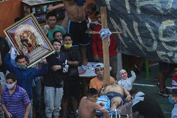 Cezaevinde koronavirüs isyanı: Çok sayıda mahkum öldürüldü