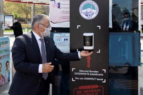 Kayseri Büyükşehir Belediyesi piyasanın onda biri fiyatına dezenfektan üretti