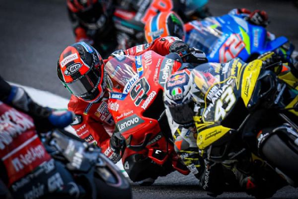 MotoGP etap etap iptal ediliyor