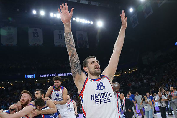 Fransız basketbolcudan övgü: Türkiye, Fransa'dan daha güvenli