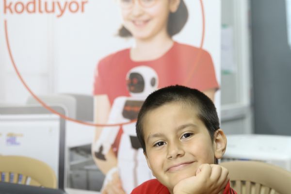 Vodafone uzaktan eğitime desteği uzattı