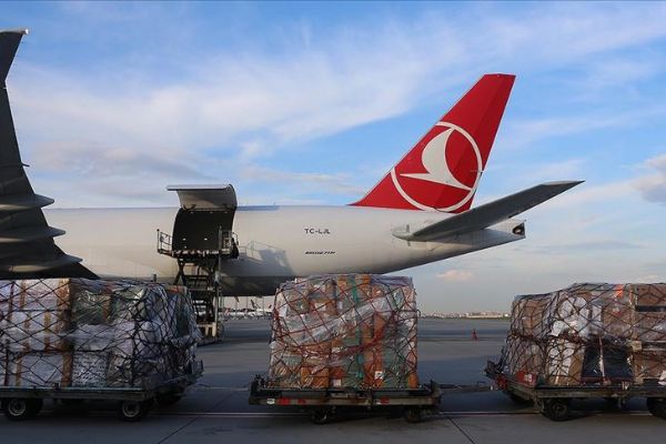 Türkiye'nin Filistin için hazırladığı tıbbi malzeme uçakla gönderildi