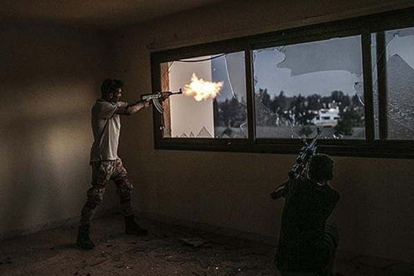 Libya hükümeti, Hafter'e bağlı hava üssünü vurdu