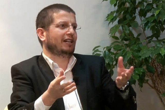 İlahiyatçı Prof. Dr. Duman: 'Salgın devam ederse nayram namazı kılınamaz'