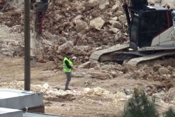 Namazını kılmaya hiçbir şey engel olmadı