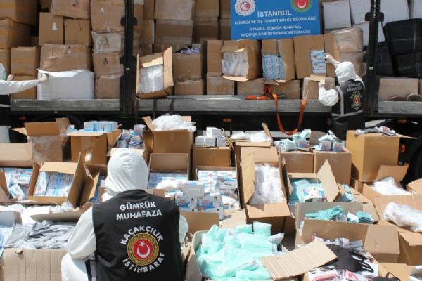 İstanbul'da 2 milyonu aşkın tıbbi malzeme ele geçirildi
