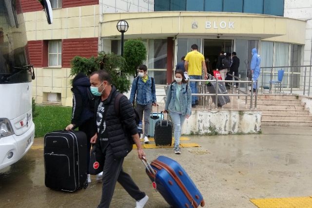 Çanakkale'de karantinaya alınan 89 gemi mürettebatı tahliye edildi