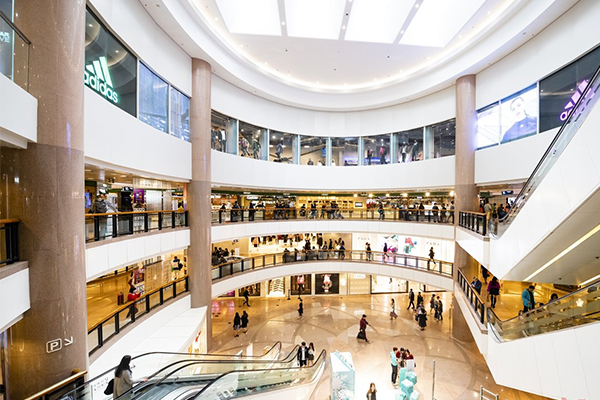 Prof. Dr. Başer:  AVM'lerin açılışı yangına körükle gitmektir