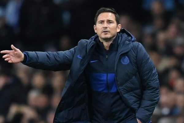 'Futbolcuların sağlıkçılardan önce test edilmesi etik değil'