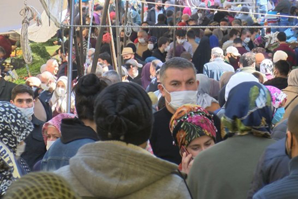 Bilim Kurulu Üyesi Prof. Dr. Özlü uyardı: Salgın bitmedi, devam ediyor