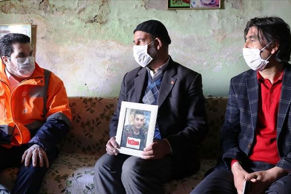 Bakan Soylu, PKK'lı teröristlerin oğlunu kaçırdığı Salih Gökçe ile görüştü