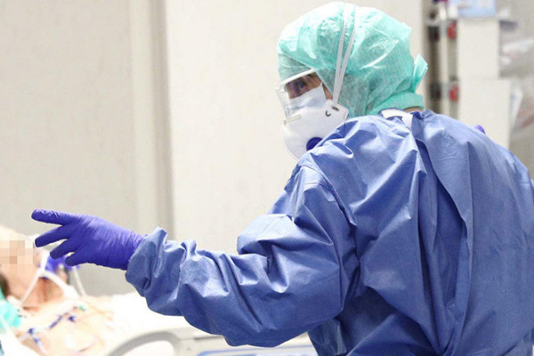 Koronavirüsün 'garip' belirtisi: Mutlu oksijen yetmezliği