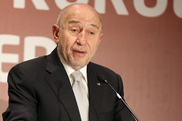 TFF Başkanı Özdemir açıkladı: Ligler yeniden başlıyor