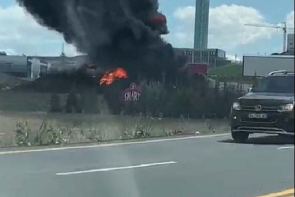 Ankara'da, boya fabrikasında yangın