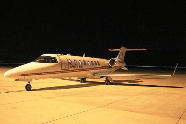 Ambulans uçak kalp yetmezliği bulunan Ağrılı minik bebekler için havalandı