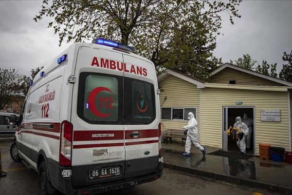 Koronavirüs nöbetindeki 112 acil ekiplerinin '24 saati'