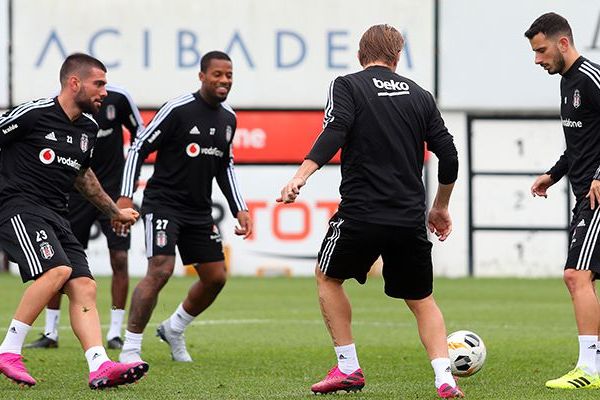 Siyah Beyazlı ekip iki kamp yapacak