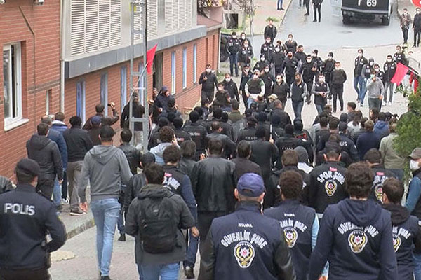 Grup Yorum üyesi Gökçek'in cenazesinde gerginlik!