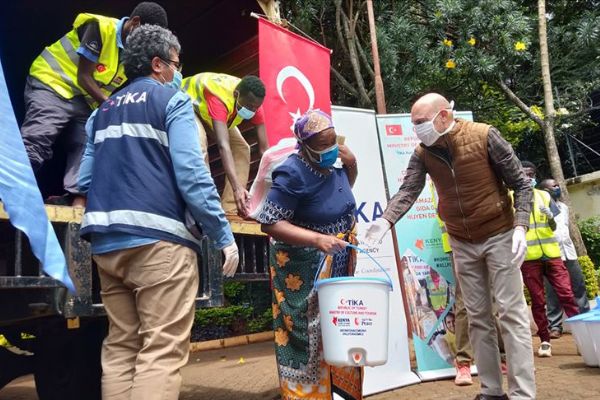 TİKA'dan Kenya'da 1500 aileye gıda ve hijyen paketi