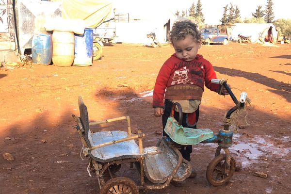 Deniz Feneri Derneği yetimlere el uzattı