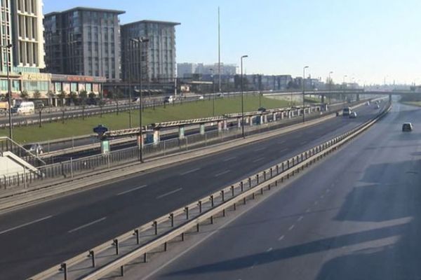 Kısıtlamanın ilk gününde cadde ile sokaklarda sessizlik hakim