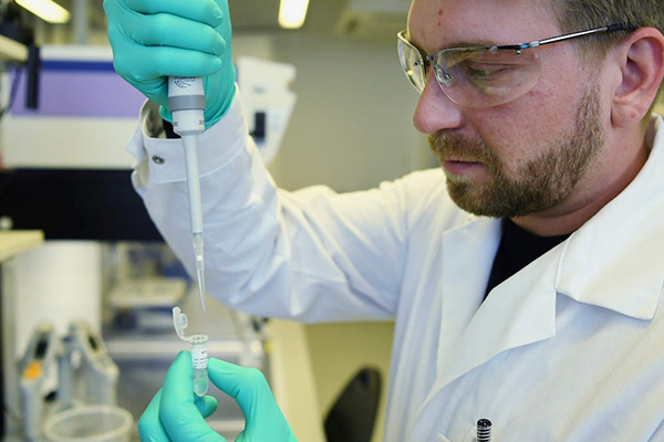 İngiliz medyasından yeni koronavirüs iddiası: Tehlikeli bir olay