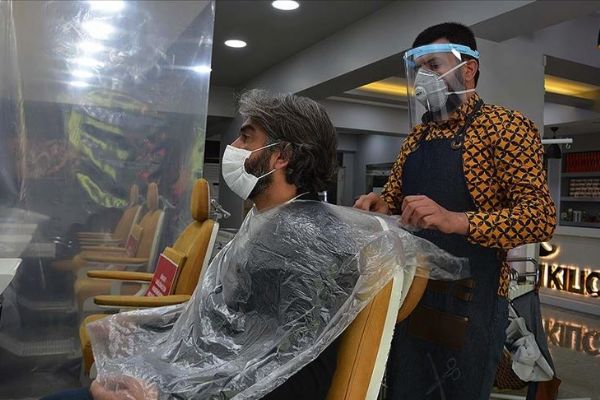 Berber, kuaför ve güzellik salonları yeniden faaliyete geçti
