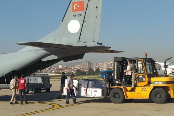 Türkiye'den Kuzey Makedonya ve Arnavutluk'a tıbbi malzeme yardımı