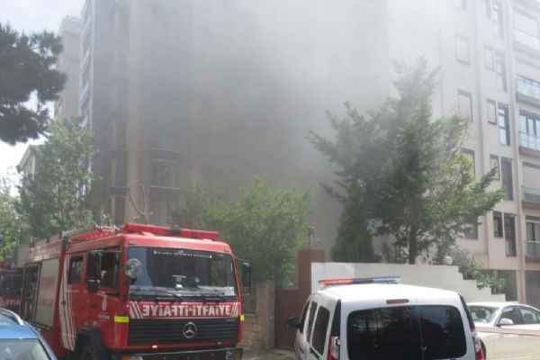 Kadıköy'de yangın paniği