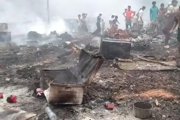 Bangladeş’te bulunan kampta yangın