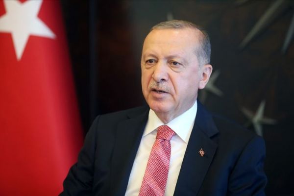 Cumhurbaşkanı Erdoğan, Milli Dayanışma Kampanyası'na yüzüğünü gönderen vatandaşla görüştü