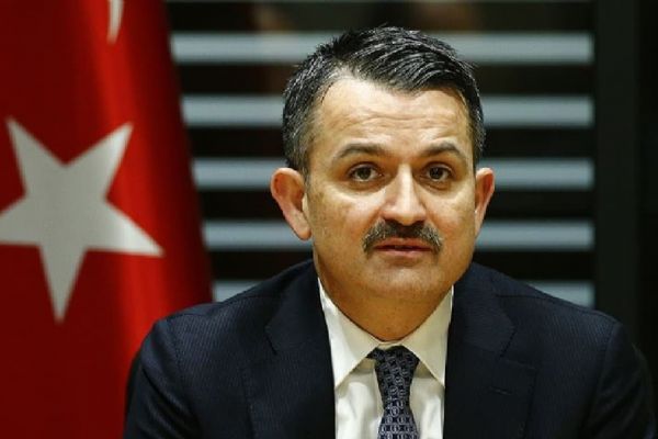 Bakan Pakdemirli çağrıda bulundu: Vatandaşlarımdan çiftçimizi 21.00'de alkışlamalarını bekliyorum