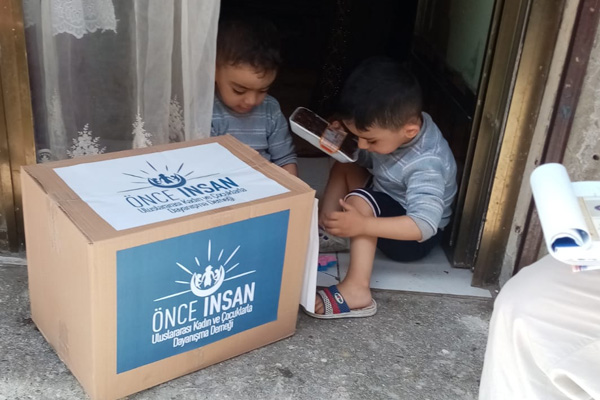 Önce İnsan Derneği koronavirüs mağdurlarına el uzattı