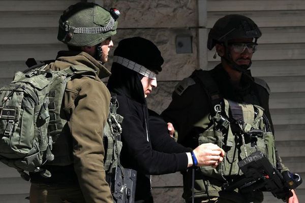 Siyonistler rahat durmuyor... 11 Filistinli gözaltına alındı