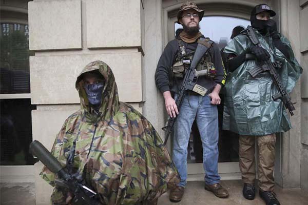 Silahlı grupların protestosu sürüyor! ABD’de ‘Evde Kal’ isyanı